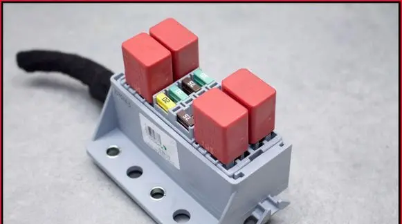 Fiat 500X Fuse module C52025404
