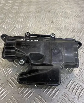 Vacuum air tank