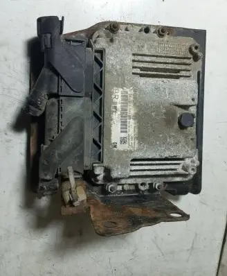 Opel Zafira B Engine control unit/module 55198922 1039S12972 0281012549