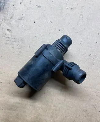 BMW 5 E39 Electric auxiliary coolant/water pump 70207810