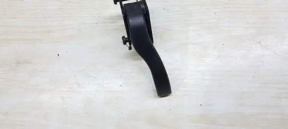 Renault Scenic II - Grand scenic II Engine bonnet (hood) release handle