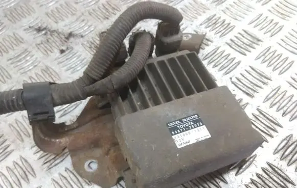 Toyota Avensis T250 Fuel injection pump control unit/module 8987120070
