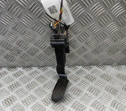 Mercedes-Benz Sprinter W907 W910 Accelerator throttle pedal A9103010200 0280755365