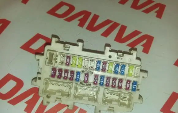 Infiniti Q60 Fuse box set C13311NF1A 1NF1A3H20 C13311NF1A3H20