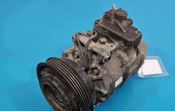 Volkswagen PASSAT B5.5 Air conditioning (A/C) compressor (pump) 8D0260808 IMPRK1557433