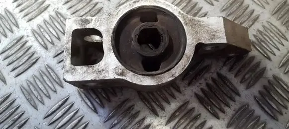 Skoda Octavia Mk2 (1Z) Front wishbone bush 
