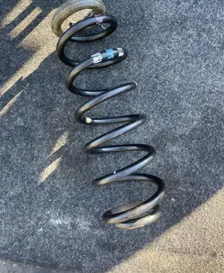 Peugeot 3008 I Rear coil spring