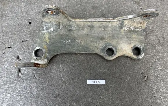 Nissan Patrol Y61 Fuel pump bracket 168112W203