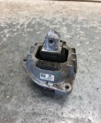BMW 5 F10 F11 Engine mount bracket 6777381