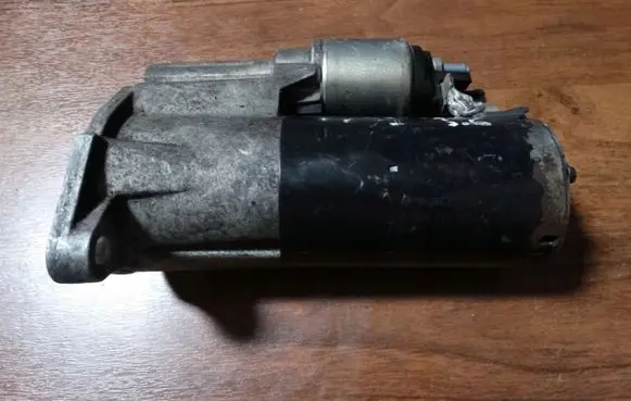 Porsche Cayenne (9Y0 9Y3) Starter motor 012911023G