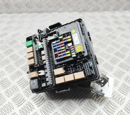 Hyundai Tucson TL Fuse module 91950D3230 1898009600