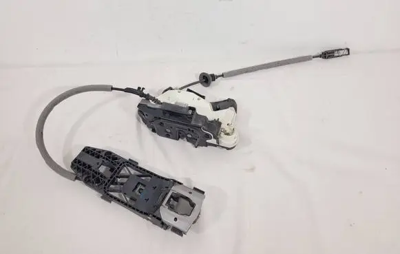 Volkswagen Golf VII Front door lock 5K1837015E 5N0837885H