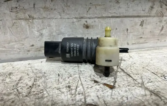 Opel Insignia A Windscreen/windshield washer pump 3240117