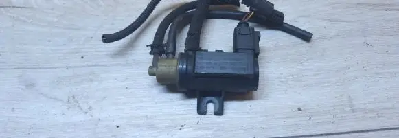 Volkswagen Golf V Vacuum valve 1k0906627a