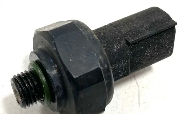 BMW 5 F10 F11 Air conditioning (A/C) pressure sensor 9141958 D7113