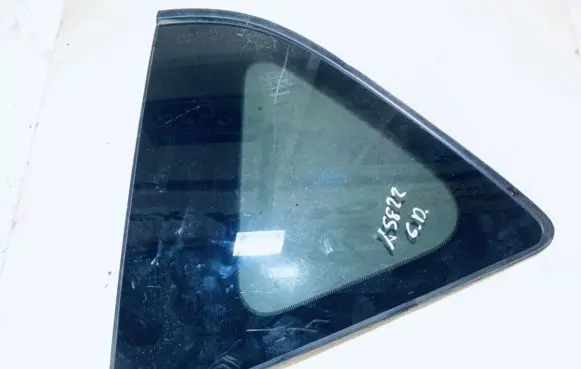 Toyota RAV 4 (XA30) Rear side window
