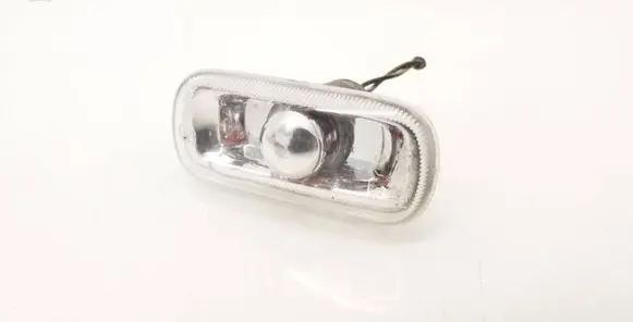 Audi A6 S6 C5 4B Front fender indicator light