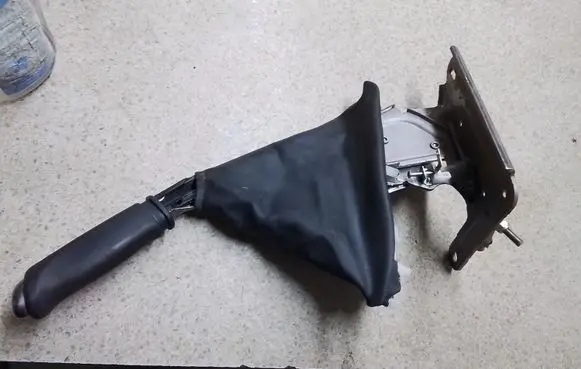 Renault Megane III Handbrake/parking brake lever assembly