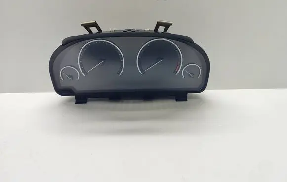 BMW 5 F10 F11 Speedometer (instrument cluster) 9255567 925556701 62109255567