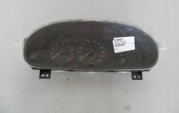 Mazda 323 F Speedometer (instrument cluster) 
