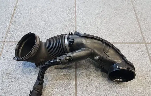 BMW 5 F10 F11 Air intake duct part 7806371 13717806371 58300015