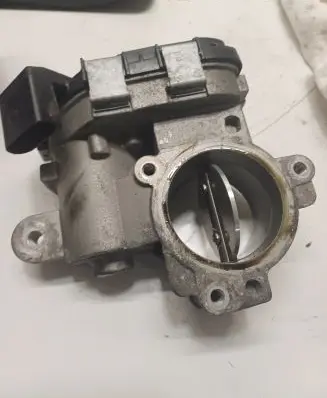 Skoda Fabia Mk3 (NJ) Throttle valve 04B128063K