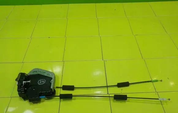 Lexus RX 300 Front door lock 13AB100 78B40D1407E14A85A