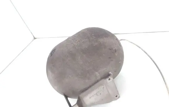Vacuum air tank