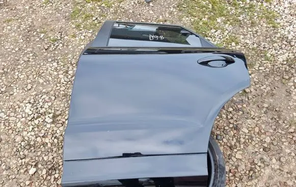 Audi Q3 8U Rear door