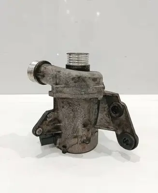BMW 3 E90 E91 Water pump 7586928