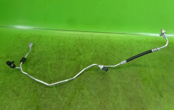 Infiniti Q30 Air conditioning (A/C) pipe/hose 924405DA 2110000283