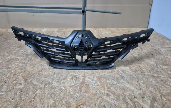 Renault Captur II Front bumper upper radiator grill 62054174RCAPTUR