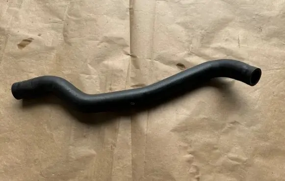 Mercedes-Benz C W203 Engine coolant pipe/hose 2038321094