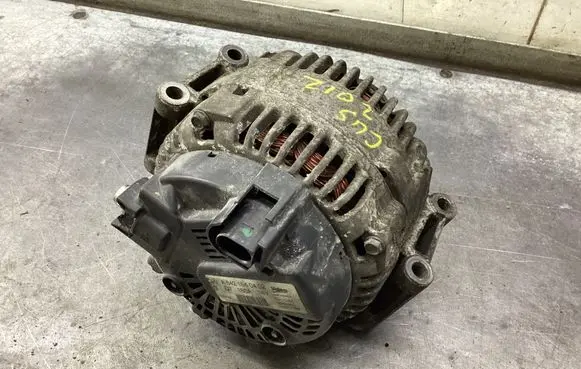 Mercedes-Benz CLS C218 X218 Generator/alternator A6421540402 2543289C TG17C030