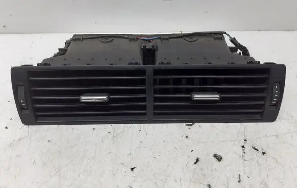 Audi A4 S4 B6 8E 8H Dash center air vent grill 438201