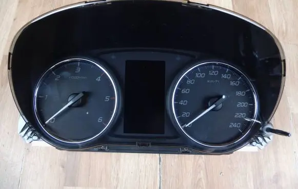 Speedometer (instrument cluster)