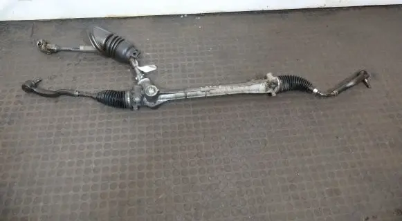 Toyota Auris 150 Steering rack 8X022105