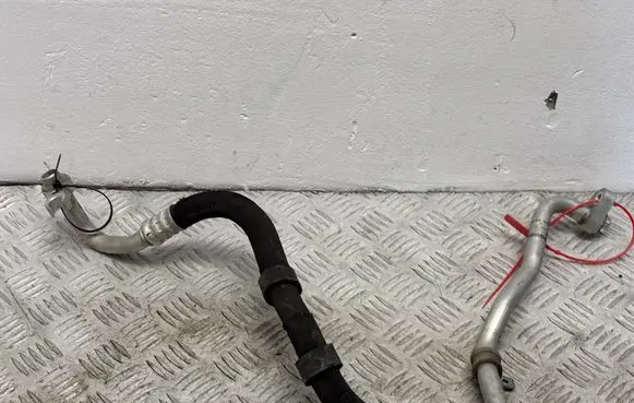 Air conditioning (A/C) pipe/hose