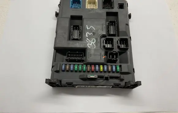 Citroen C3 Comfort/convenience module 22661F01 9666952180