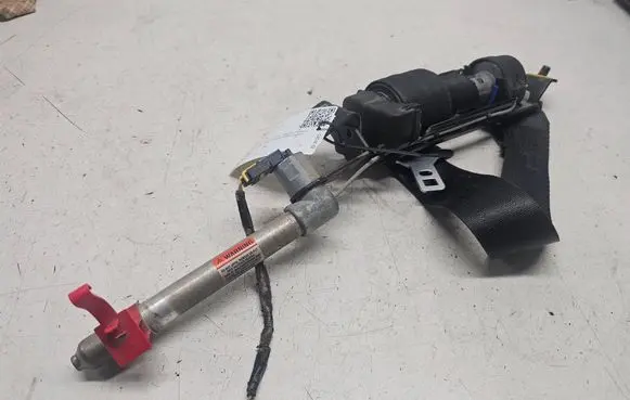 Volvo S60 Front seatbelt 30730907