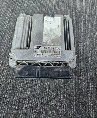 Volkswagen Touran I Engine control unit/module 03G906016JP 1039S21118 0281012696
