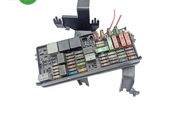 Mercedes-Benz R W251 Fuse module 1645403372 YAP3084107 YAP30841