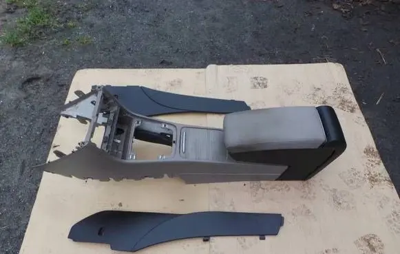 Volkswagen PASSAT B6 Center console