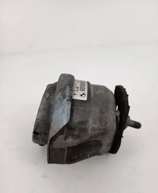 BMW 5 E60 E61 Engine mount bracket 6770726