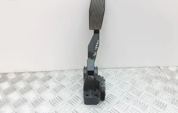 Opel Zafira A Accelerator throttle pedal 0281002298
