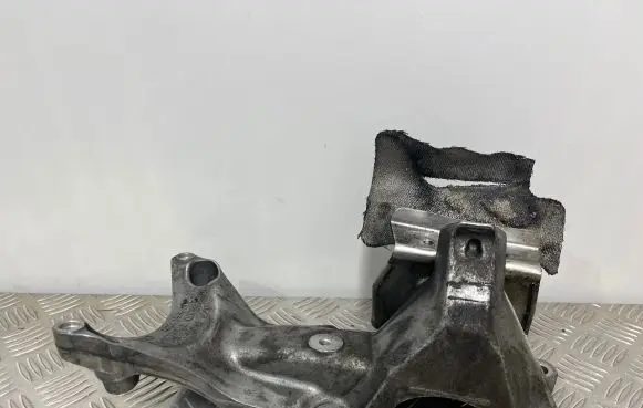 Audi A6 S6 C7 4G Engine mounting bracket 4G0199307H