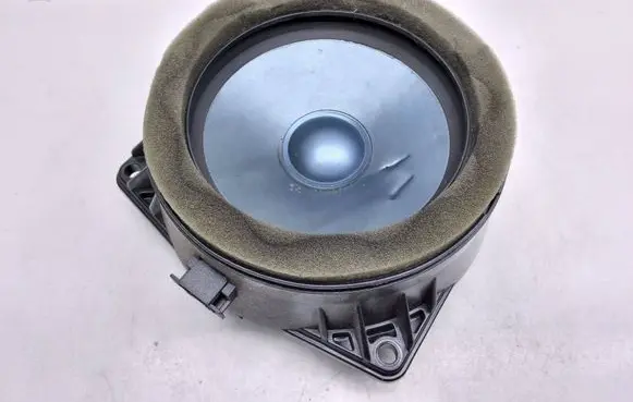 Mercedes-Benz CLK A209 C209 Front door speaker A2038205102