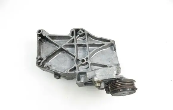 Volkswagen PASSAT B5 Engine mounting bracket 058260885