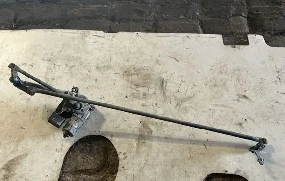 Mercedes-Benz A W168 Front wiper linkage and motor A1688200242