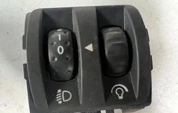 Renault Megane III Headlight level height control switch 251900001RC 08802090 88020009